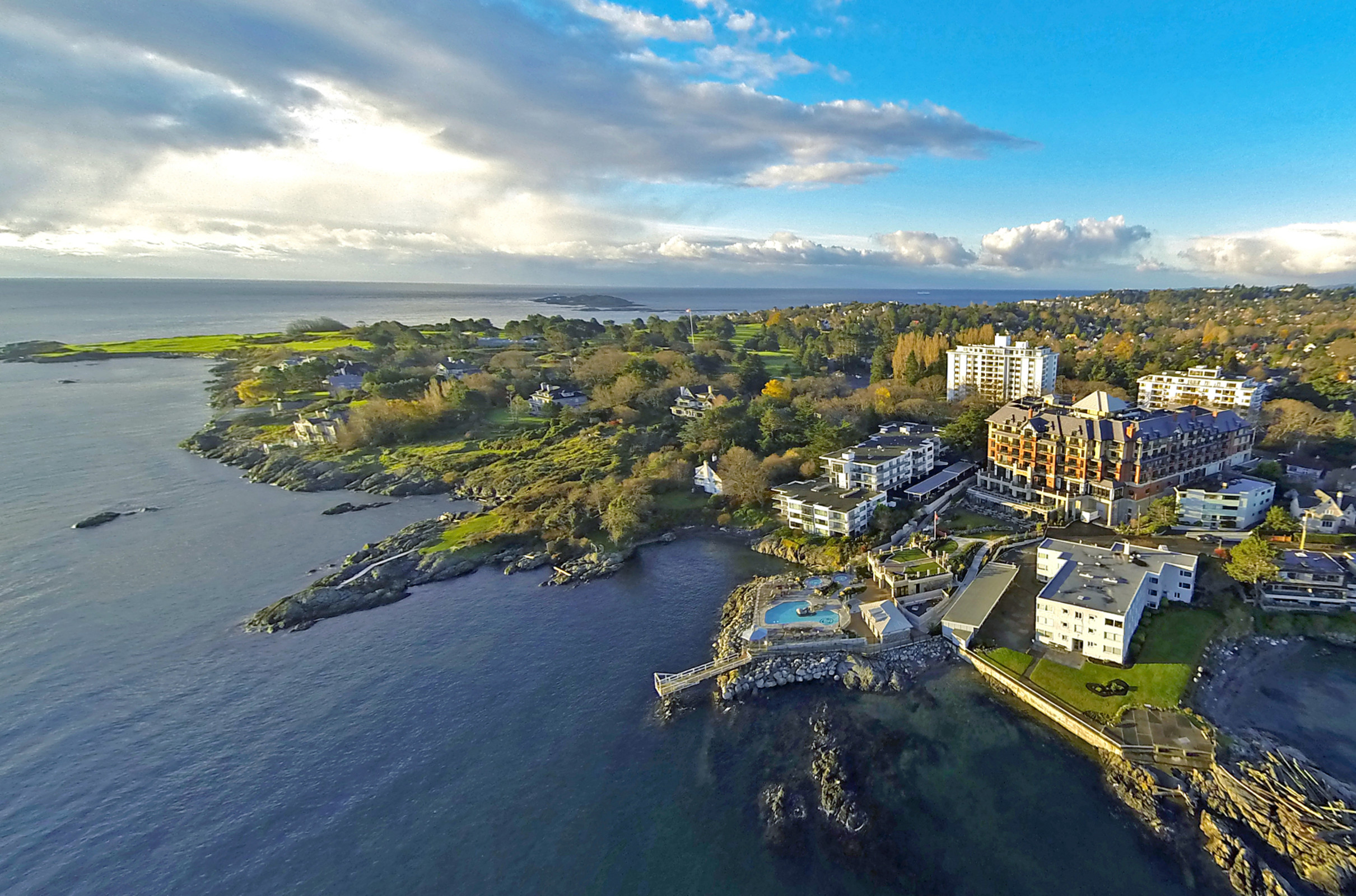 Oak bay outlet beach hotel